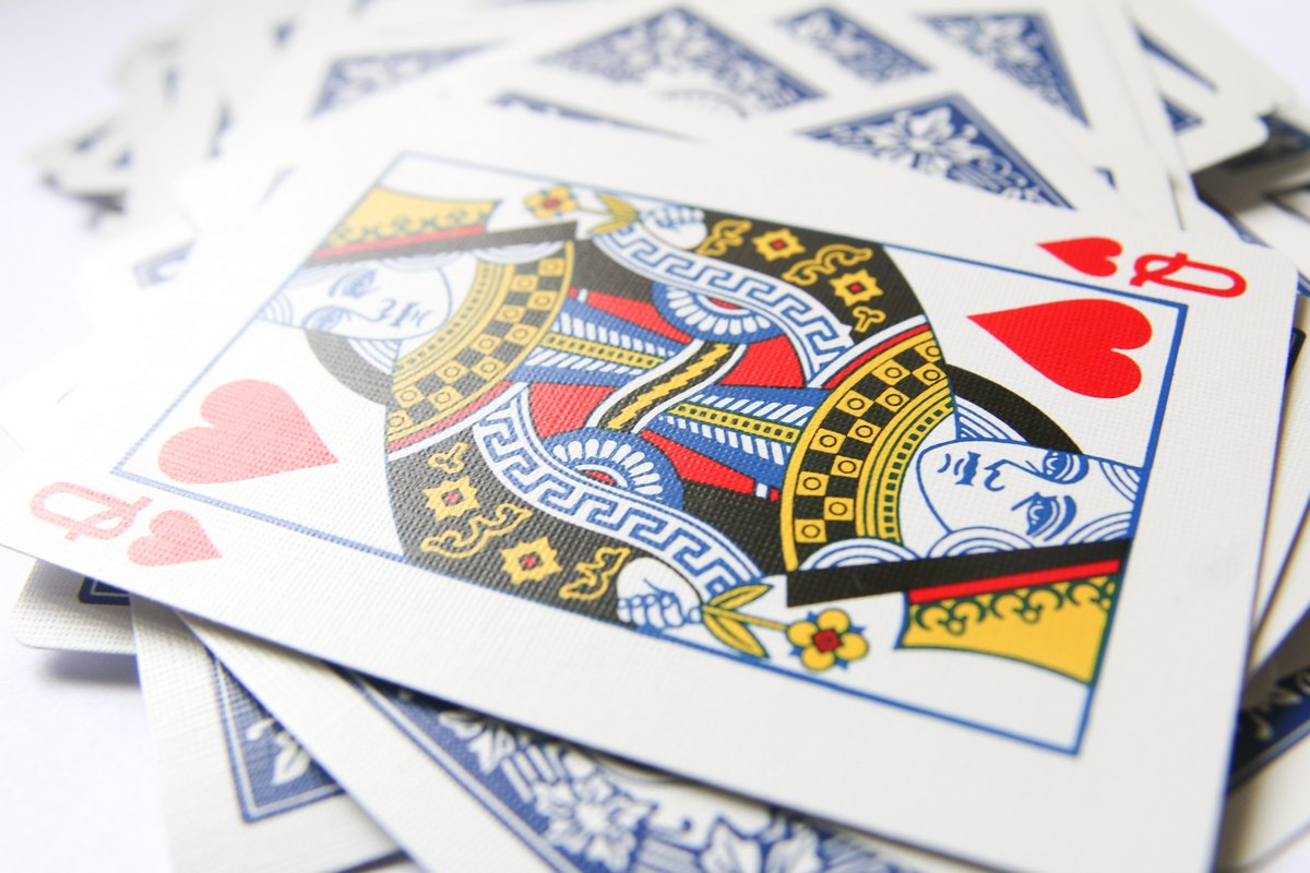 Slik spiller du canasta